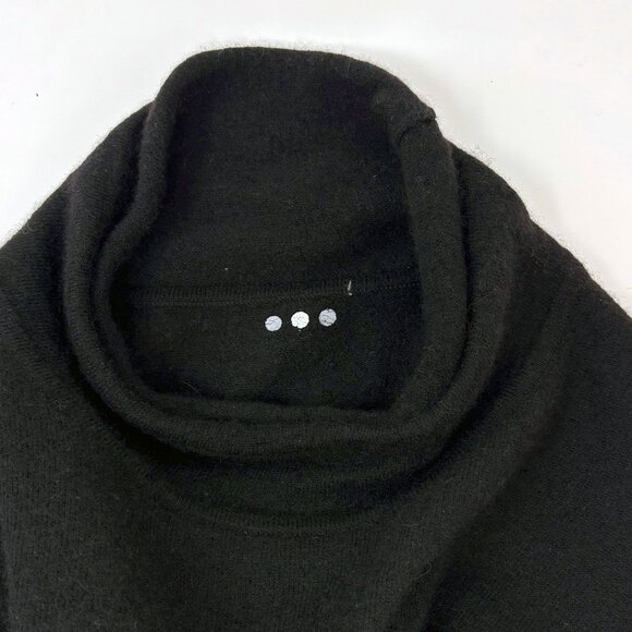 3 Dot black cashmere sweater - Picture 2 of 6
